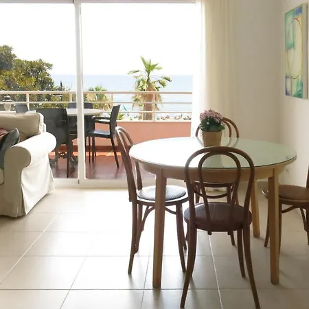 Gorgeous Sea Views And Great Location! *