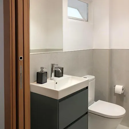 דירה Gorgeous Sea Views And Great Location!