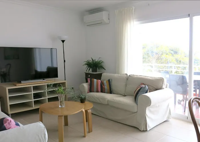 Gorgeous Sea Views And Great Location! Lägenhet