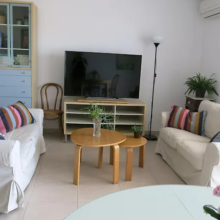 Апартаменти Gorgeous Sea Views And Great Location! *